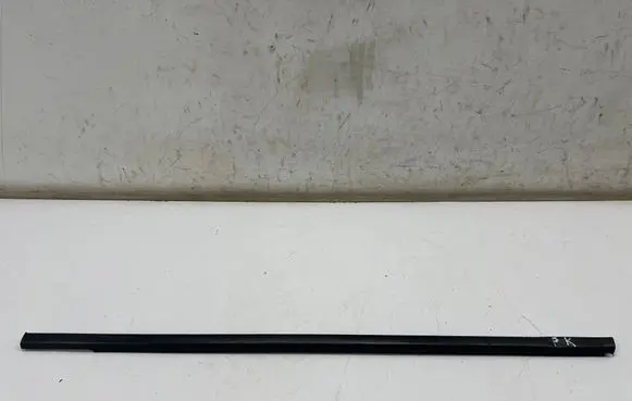 Ford Ranger IV Front door glass trim molding 