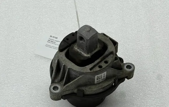 BMW 4 F36 Gran coupe Engine mount bracket 6799104