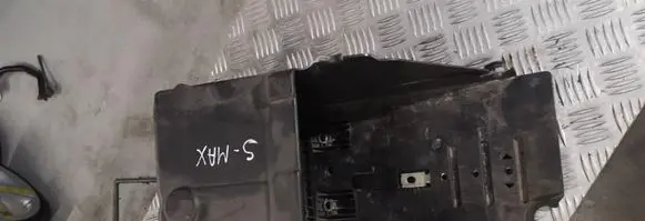 Battery box tray