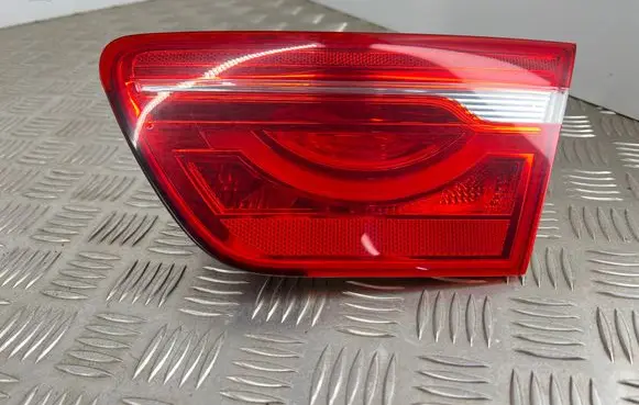 Jaguar XE Tailgate rear/tail lights