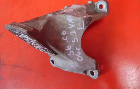 Audi A6 S6 C6 4F Engine mounting bracket 4F0199307AD