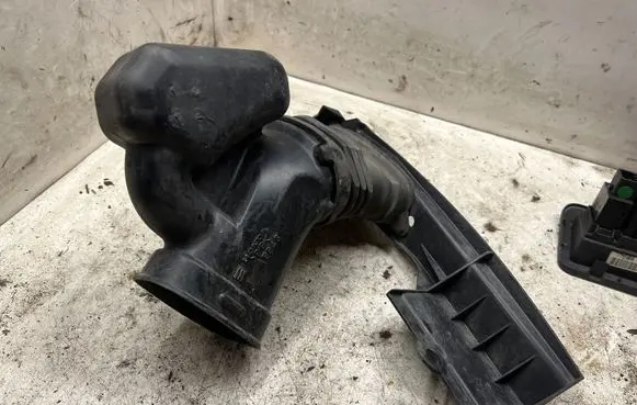 Honda CR-V Air intake hose/pipe