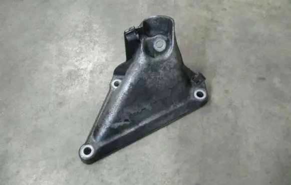 BMW 5 E60 E61 Engine mounting bracket 2211676915301