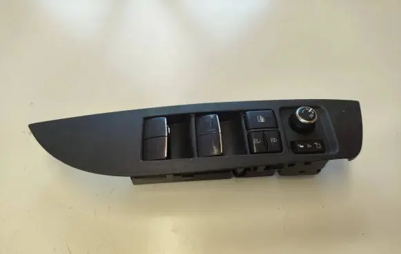Toyota Auris E180 Electric window control switch 8404002160 1142U98 TM0216