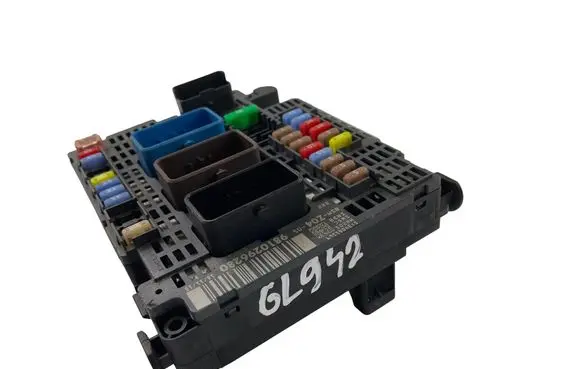 Citroen DS5 Fuse module 9810296280