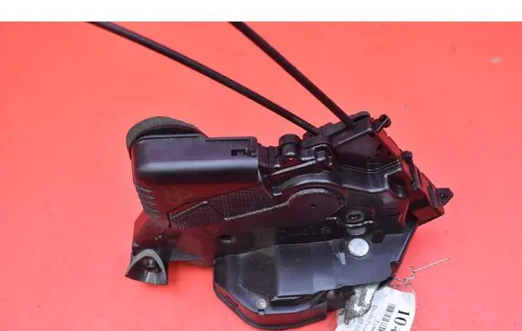 Toyota Prius (XW30) Front door lock 