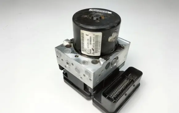 Ford Fiesta ABS Pump CV212C405CB A426G 10021208524