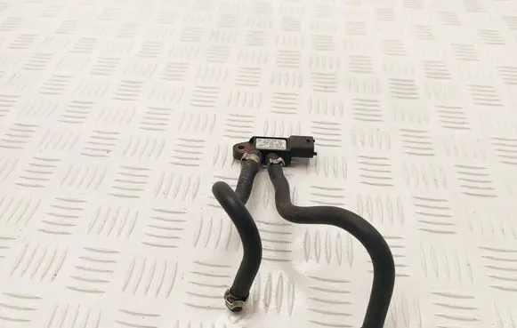 Opel Vivaro Exhaust gas pressure sensor 227702184R 0281006252 160606T1918F