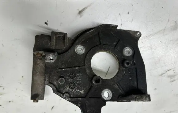 Ford Focus Fuel pump bracket 9654959880