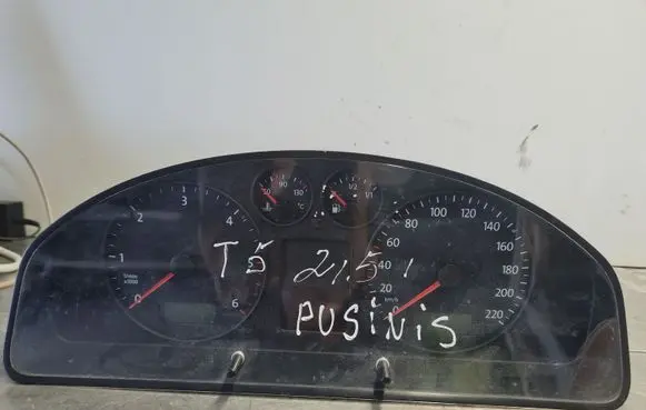 Volkswagen Transporter - Caravelle T5 Speedometer (instrument cluster) 7H0920860E