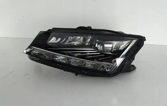 Skoda Fabia Mk3 (NJ) Headlight/headlamp 6v1941015e