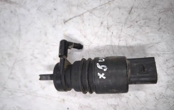 BMW X5 E53 Windscreen/windshield washer pump 06J999