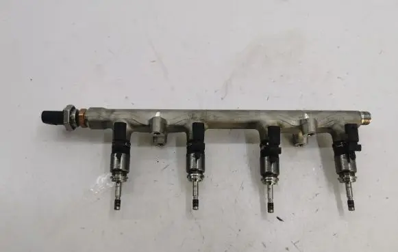 Volkswagen Tiguan Fuel injectors set 05E133320B