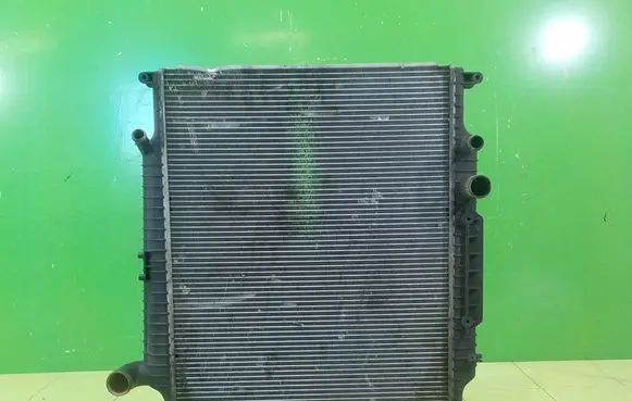 Land Rover Range Rover Sport L320 Coolant radiator UP53