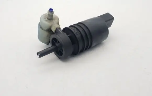 Volkswagen Tiguan Windscreen/windshield washer pump 1K6955651 3122789