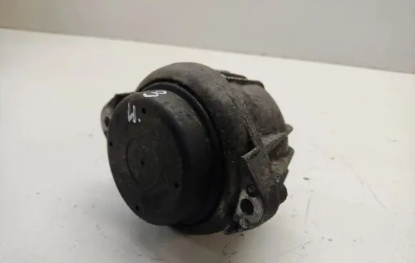 BMW 1 E81 E87 Engine mount bracket 8768800 139811