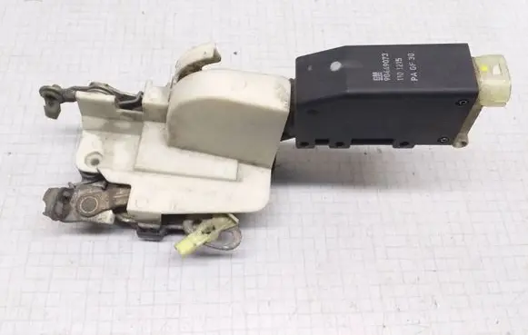 Opel Astra F Front door lock 90449073 1101215