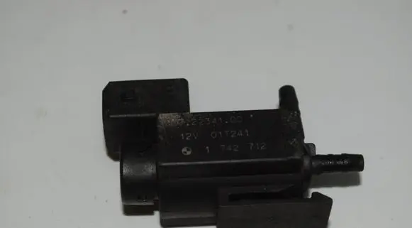 BMW 5 E39 Turbo solenoid valve 1742712