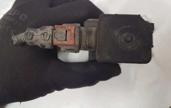 Opel Astra J Turbo solenoid valve 55576356