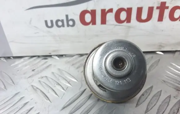 Volkswagen Touran I Thermostat/thermostat housing 044121113