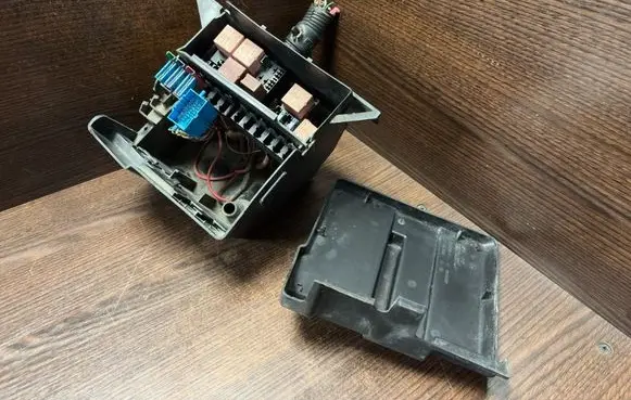 Renault Trafic II (X83) Fuse box set 8200046403 91165778