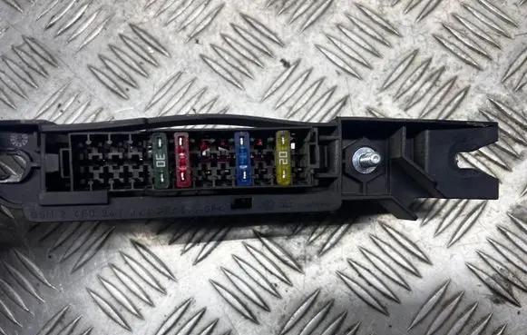 Audi A8 S8 D3 4E Fuse module 4F0941824F