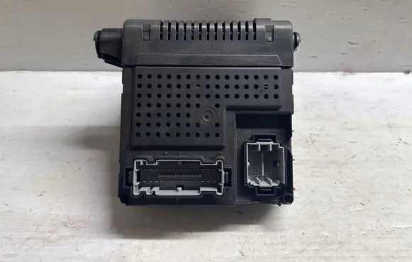 Volvo XC90 Fuse module 30786476 28062211 06W384