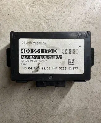 Audi A6 S6 C5 4B Alarm control unit/module 4D0951173D