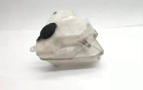 Toyota Prius (XW20) Windshield washer fluid reservoir/tank 060851145
