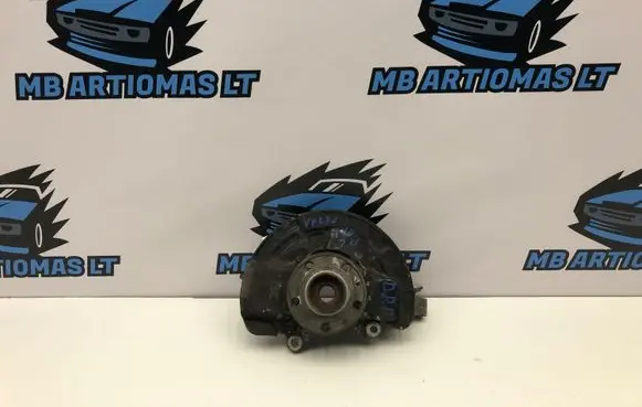 Volvo V70 Front wheel hub P30714272