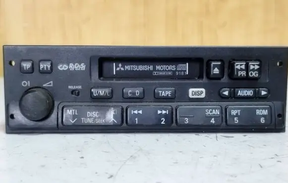 Mitsubishi Space Star Radio/CD/DVD/GPS head unit MR337278 34M0113 08023303