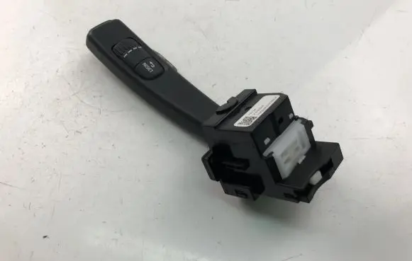 Volvo V40 Indicator stalk 31456045