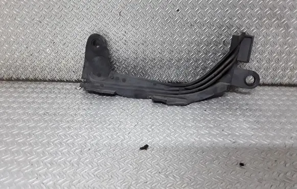 BMW X5 E53 Front bumper mounting bracket 643118381027