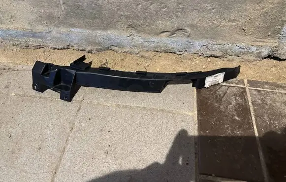 Opel Insignia A Headlight/headlamp mounting bracket 13250570