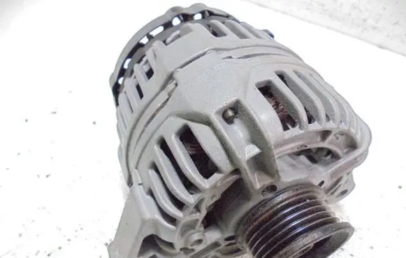 Skoda Fabia Mk1 (6Y) Generator/alternator 047903015Q