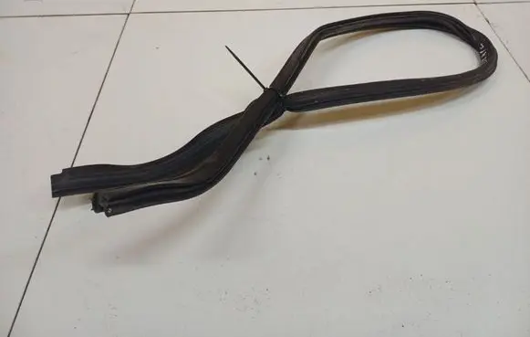 Volkswagen Golf IV Engine compartment rubber