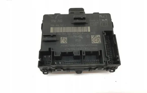 Volkswagen PASSAT B8 Door control unit/module 5Q0959593L