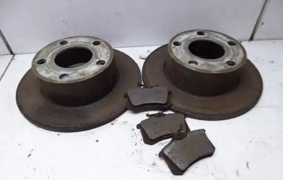 Volkswagen PASSAT B5.5 Rear brake disc