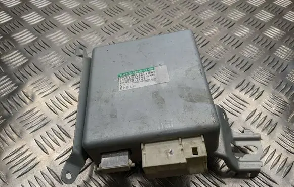 Toyota Avensis T270 Power steering control unit/module 8965005120 6900002321