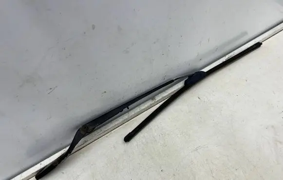 BMW X5 E53 Front wiper blade arm 24016975
