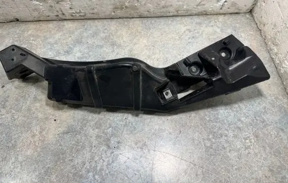BMW i3 Fender mounting bracket 7368158
