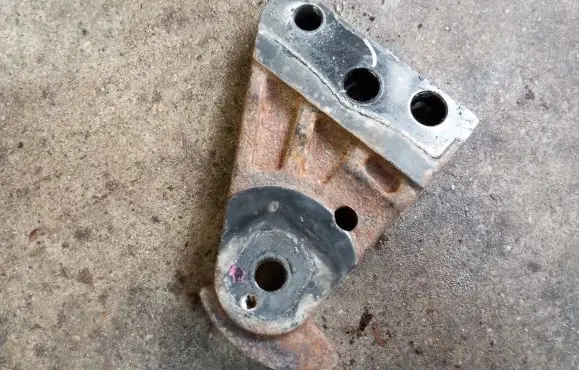 KIA Sportage Engine mounting bracket 218252S200