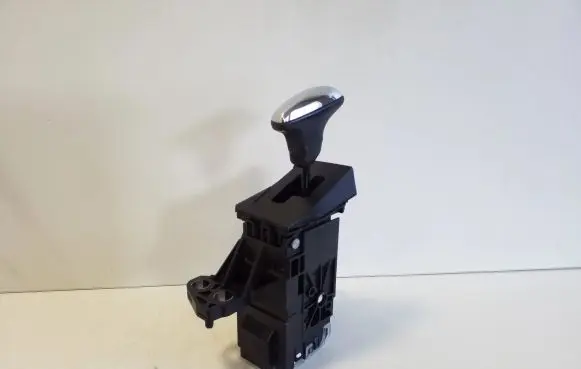 Lexus CT 200H Gear selector 75C832RHD