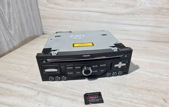 Peugeot 5008 Radio/CD/DVD/GPS head unit 96661984XT A5121789