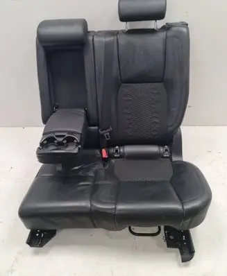 Land Rover Discovery Sport Rear seat 
