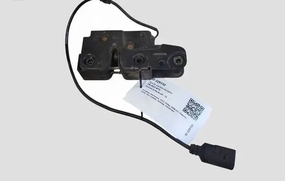 Audi A4 S4 B8 8K Engine bonnet/hood lock/catch 8K0823509