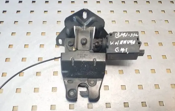 BMW 5 E39 Tailgate/trunk/boot lock/catch/latch 8168892