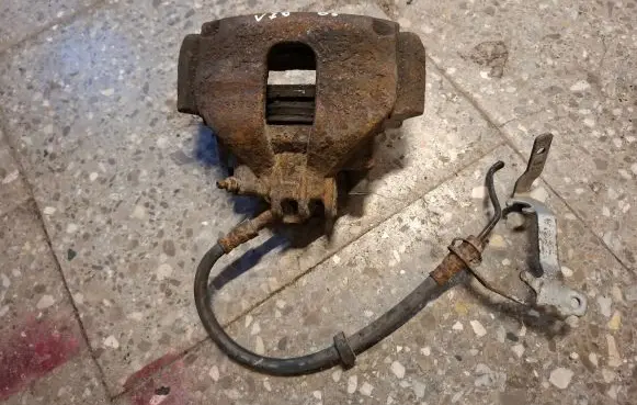 Volvo V70 Front brake caliper 9209722 9209723