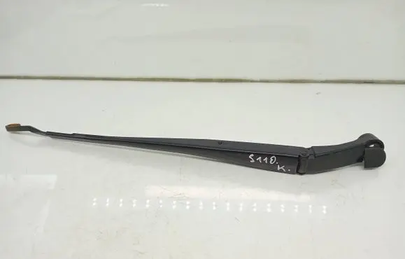 Toyota Auris E180 Front wiper blade arm