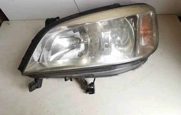 Opel Zafira A Headlight/headlamp 90582021